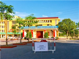 Trên 500 thí sinh tham gia kỳ thi tốt nghiệp THPT Quốc gia năm 2021 tại điểm thi trường THPT Hoành Bồ
